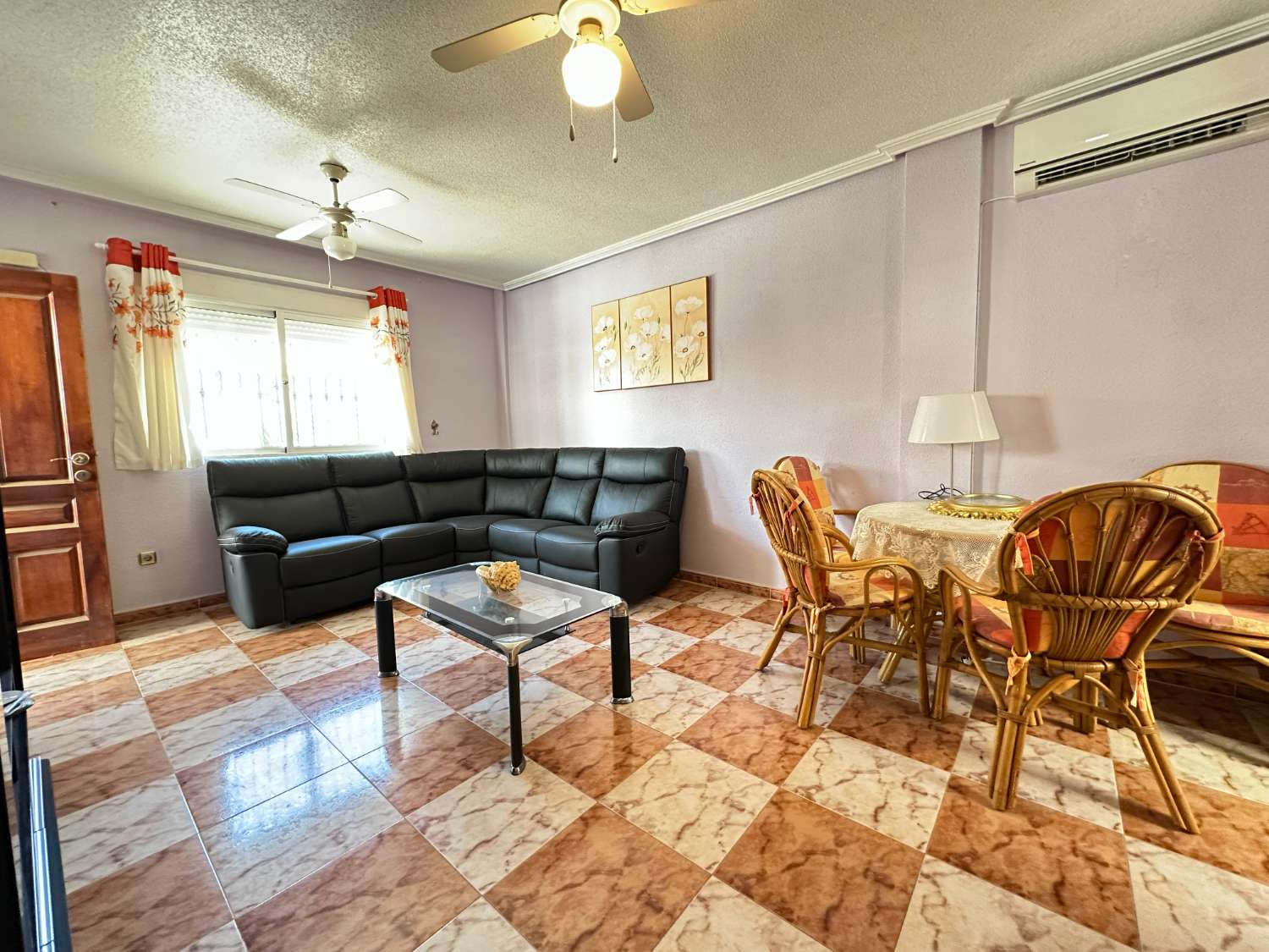 Bungalow de 2 dormitorios con solárium en Playa Flamenca