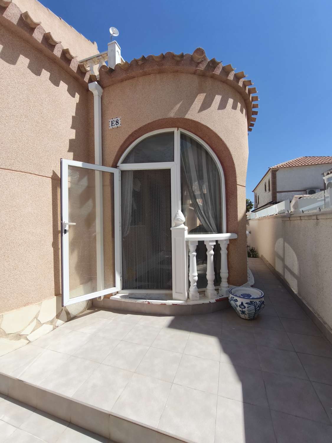 Chalet independiente en La Florida – 3 dormitorios, 2 baños y piscina privada