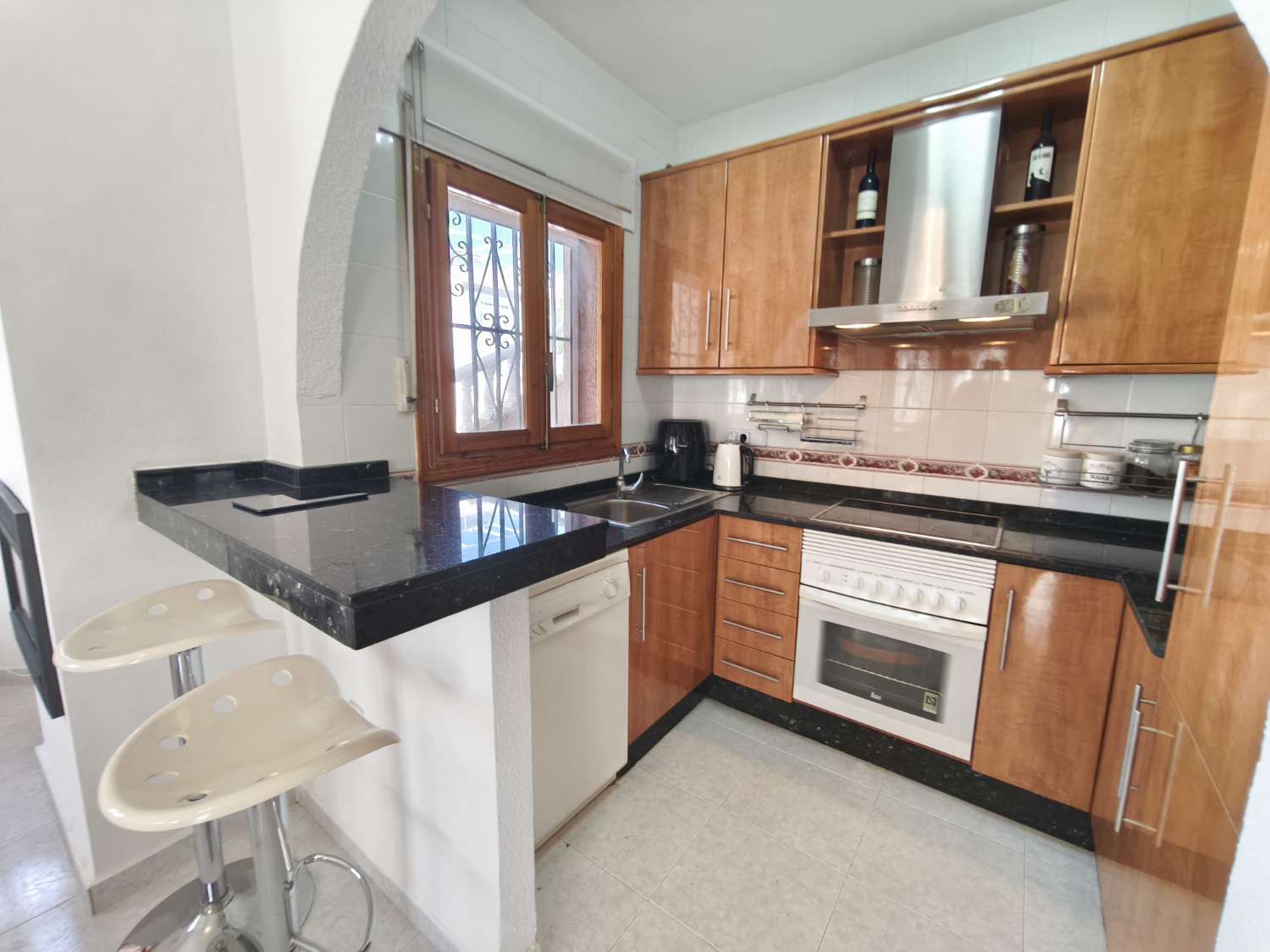 Chalet independiente en La Florida – 3 dormitorios, 2 baños y piscina privada