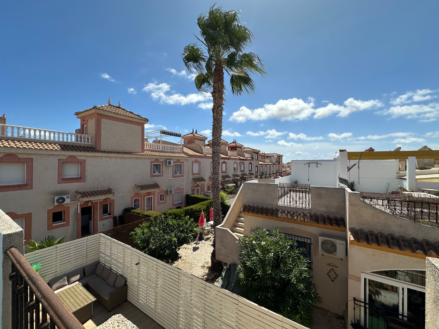 Dúplex en esquina con piscina privada en Playa Flamenca
