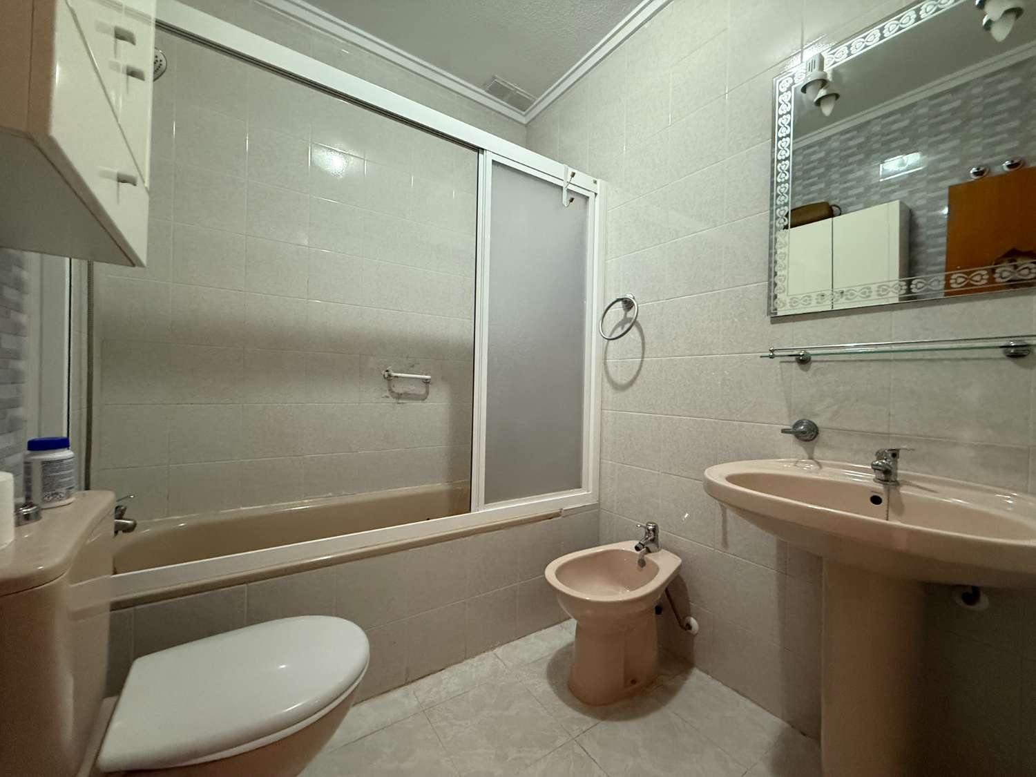 Moderno duplex en Las Chismosas, Orihuela Costa – 2 dormitorios, 2 baños y piscina.