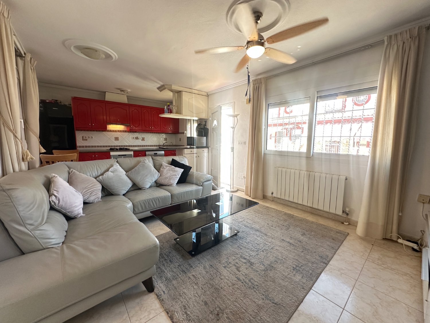 Bungalow con solárium privado y jardín  en playa flamenca