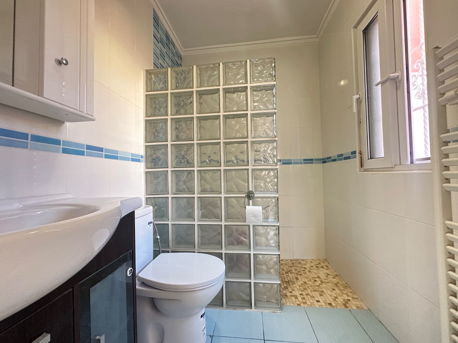 Bungalow con solárium privado y jardín  en playa flamenca