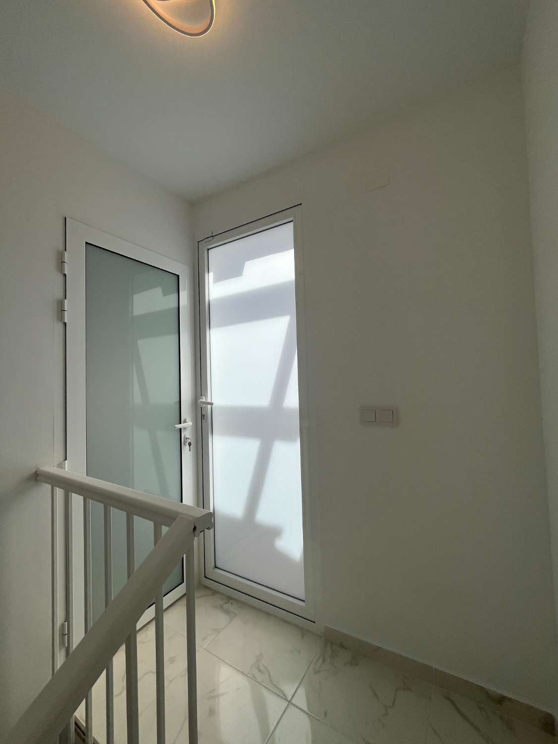 Casa Reformada de 3 dormitorios y 2 baños con piscina comunitaria