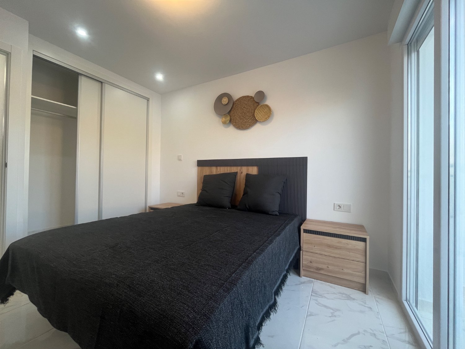 Casa Reformada de 3 dormitorios y 2 baños con piscina comunitaria