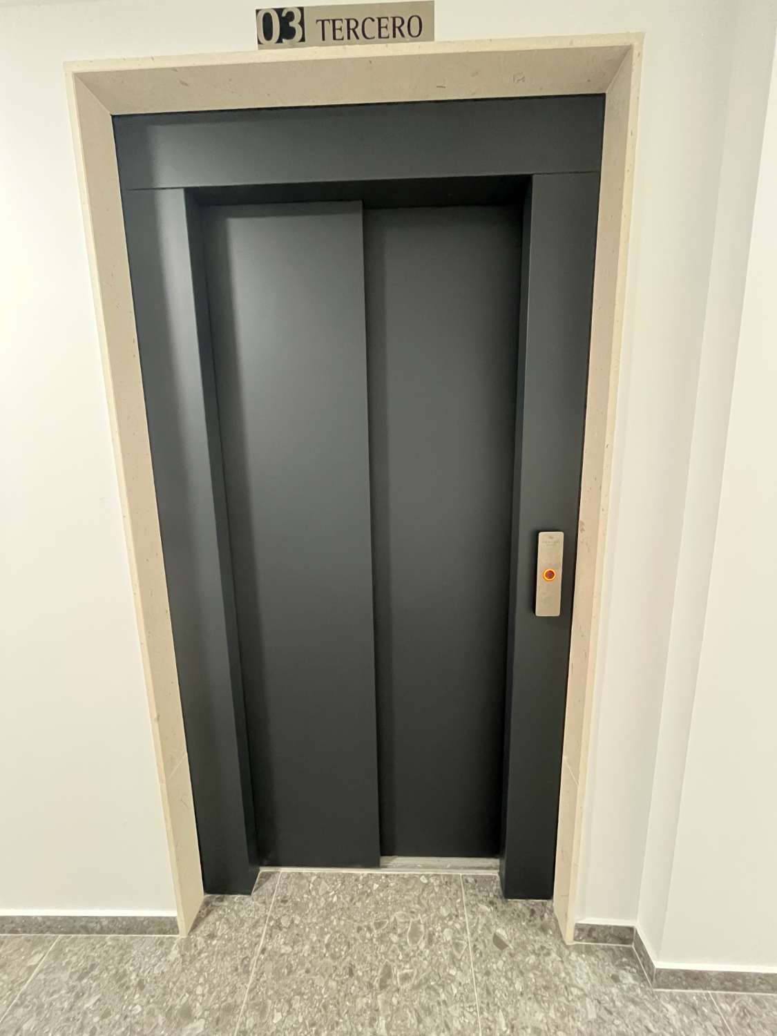 Moderno Apartamento de 2 Dormitorios a 800 Metros del Mar – Torrevieja Centro