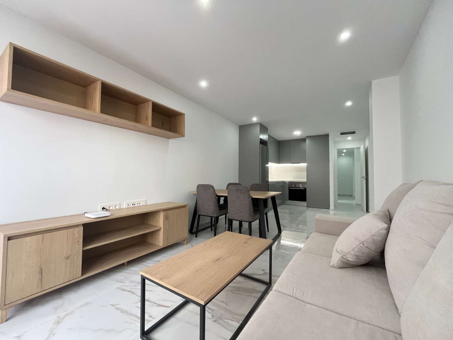 Moderno Apartamento de 2 Dormitorios a 800 Metros del Mar – Torrevieja Centro