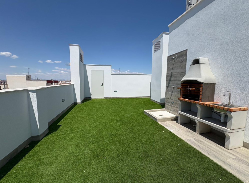 Moderno Apartamento de 2 Dormitorios a 800 Metros del Mar – Torrevieja Centro