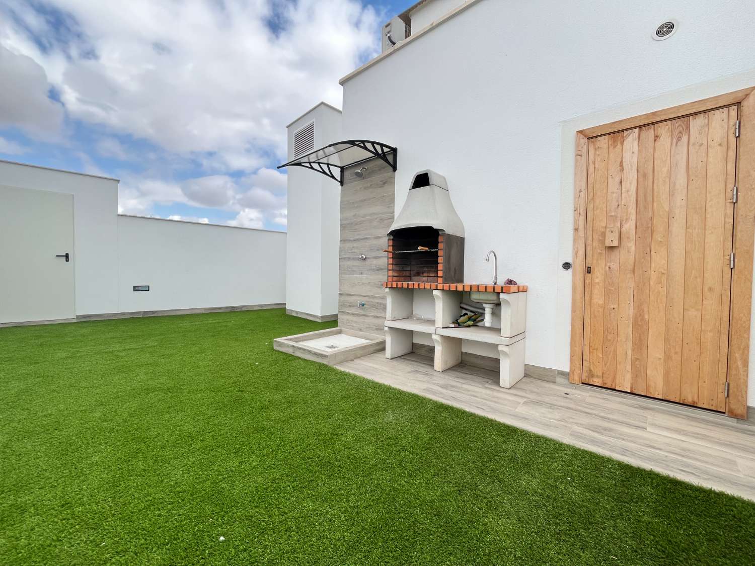 Moderno Apartamento de 2 Dormitorios a 800 Metros del Mar – Torrevieja Centro