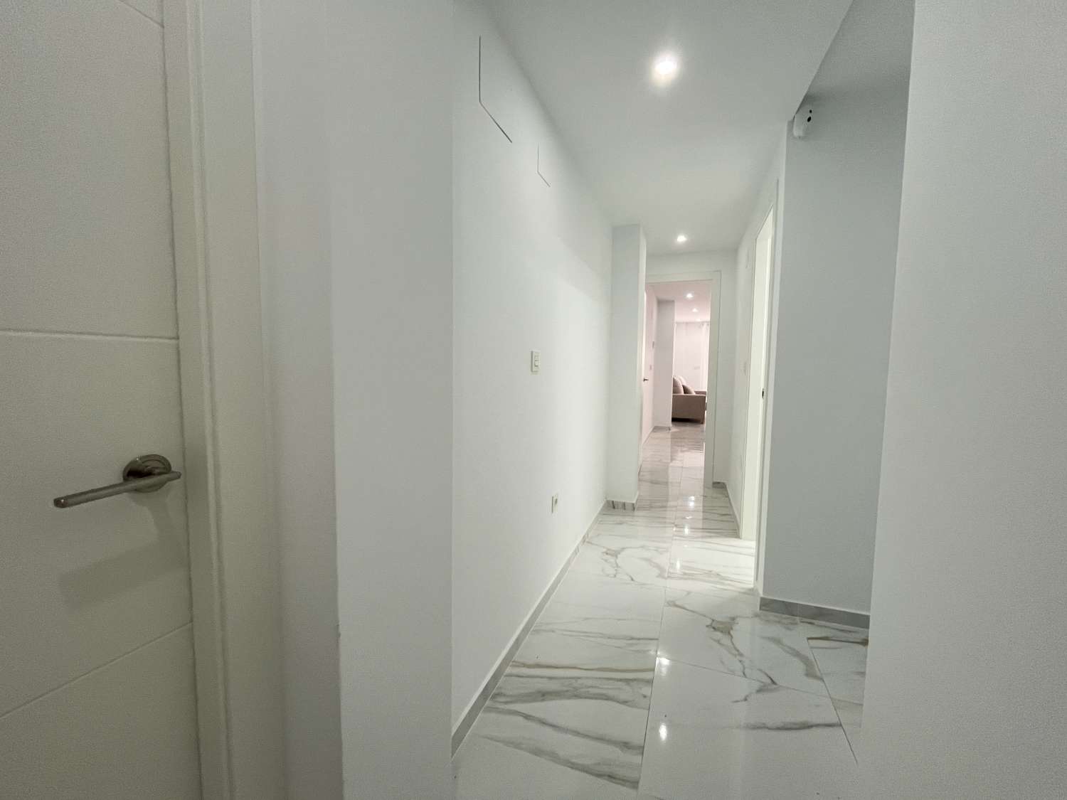 Moderno Apartamento de 2 Dormitorios a 800 Metros del Mar – Torrevieja Centro