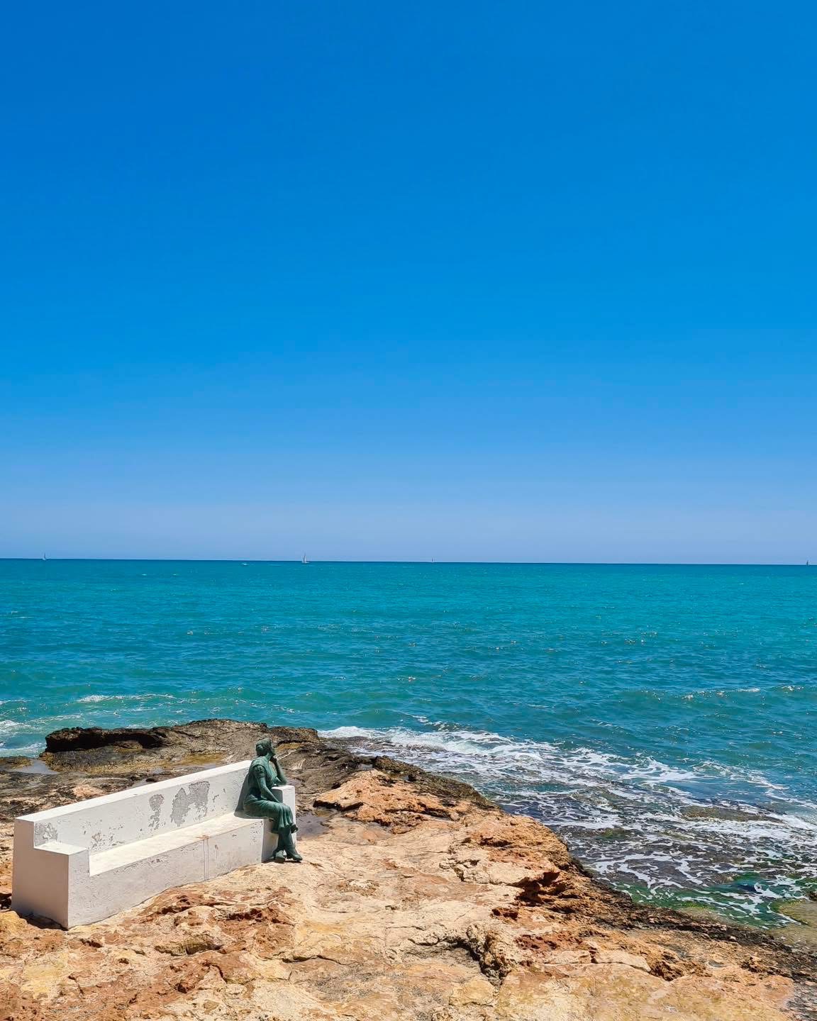 Moderno Apartamento de 2 Dormitorios a 800 Metros del Mar – Torrevieja Centro