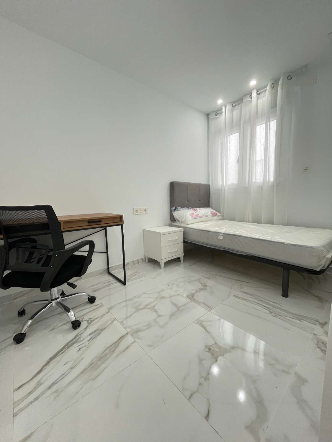 Moderno Apartamento de 2 Dormitorios a 800 Metros del Mar – Torrevieja Centro