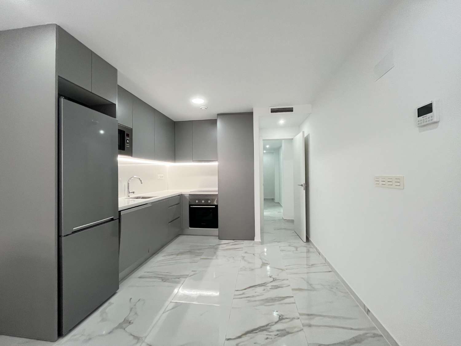 Moderno Apartamento de 2 Dormitorios a 800 Metros del Mar – Torrevieja Centro