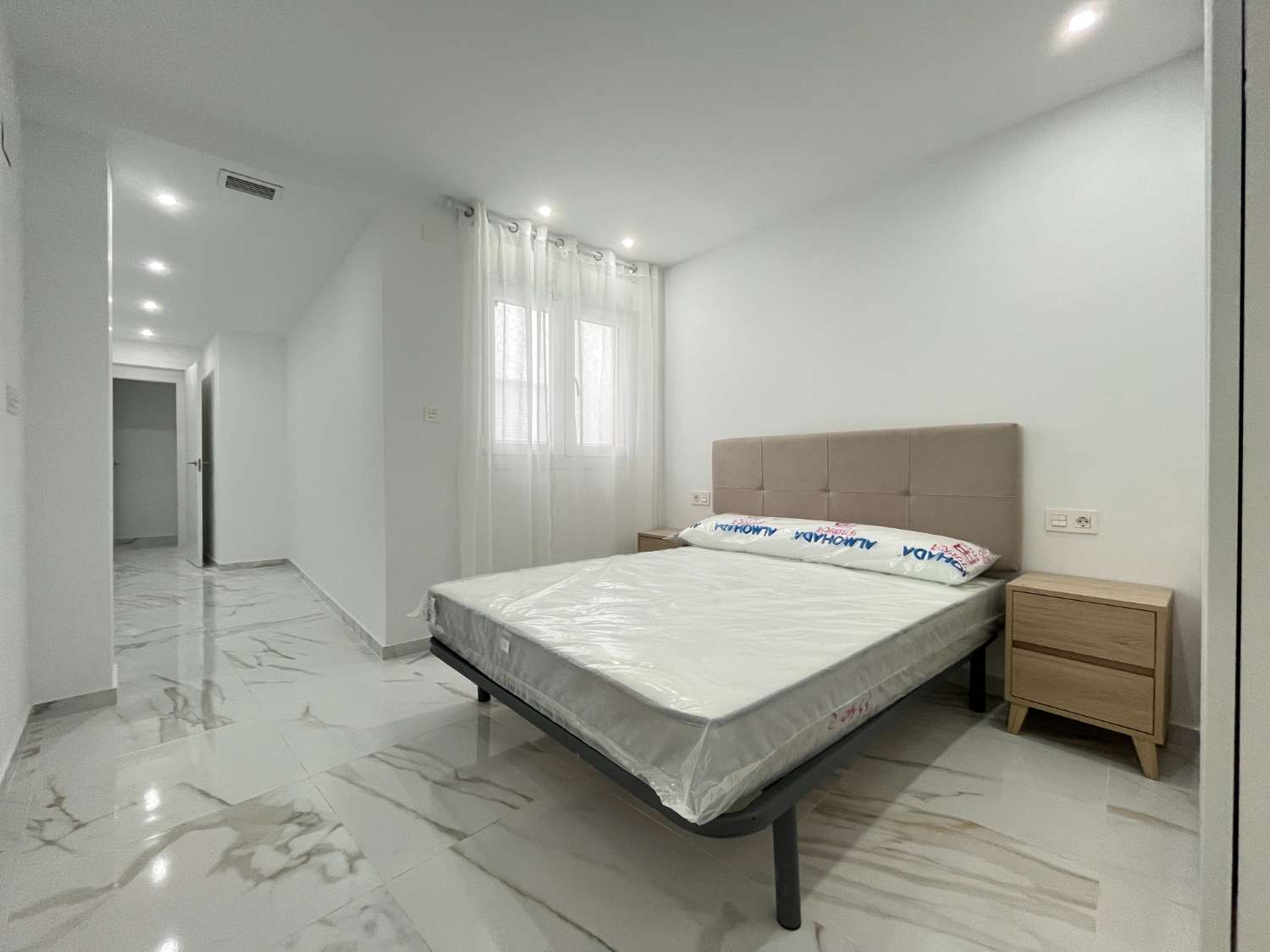 Moderno Apartamento de 2 Dormitorios a 800 Metros del Mar – Torrevieja Centro