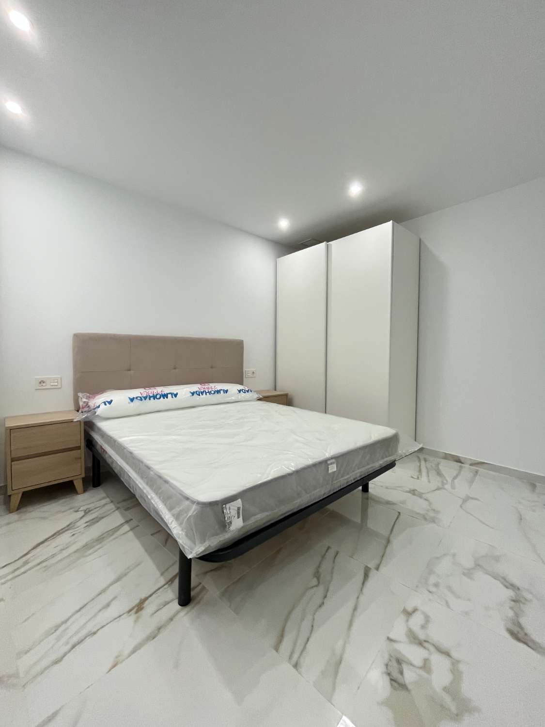 Moderno Apartamento de 2 Dormitorios a 800 Metros del Mar – Torrevieja Centro