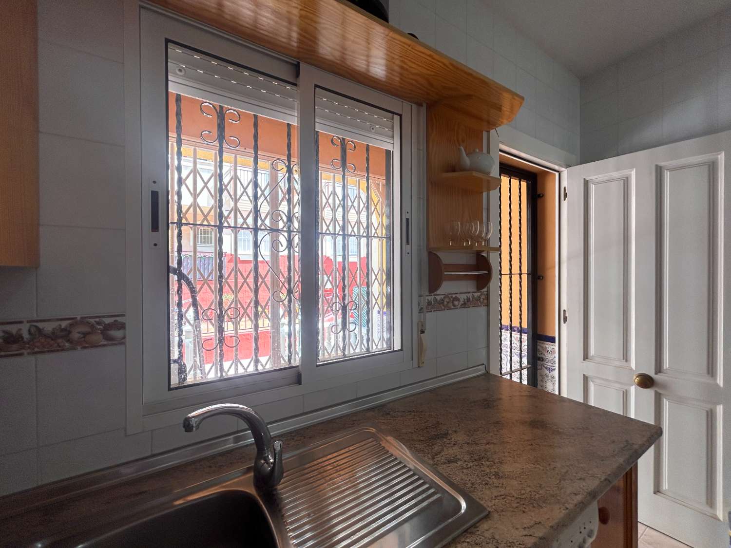 Kaunis, aurinkoinen kaksikerroksinen La Floridassa