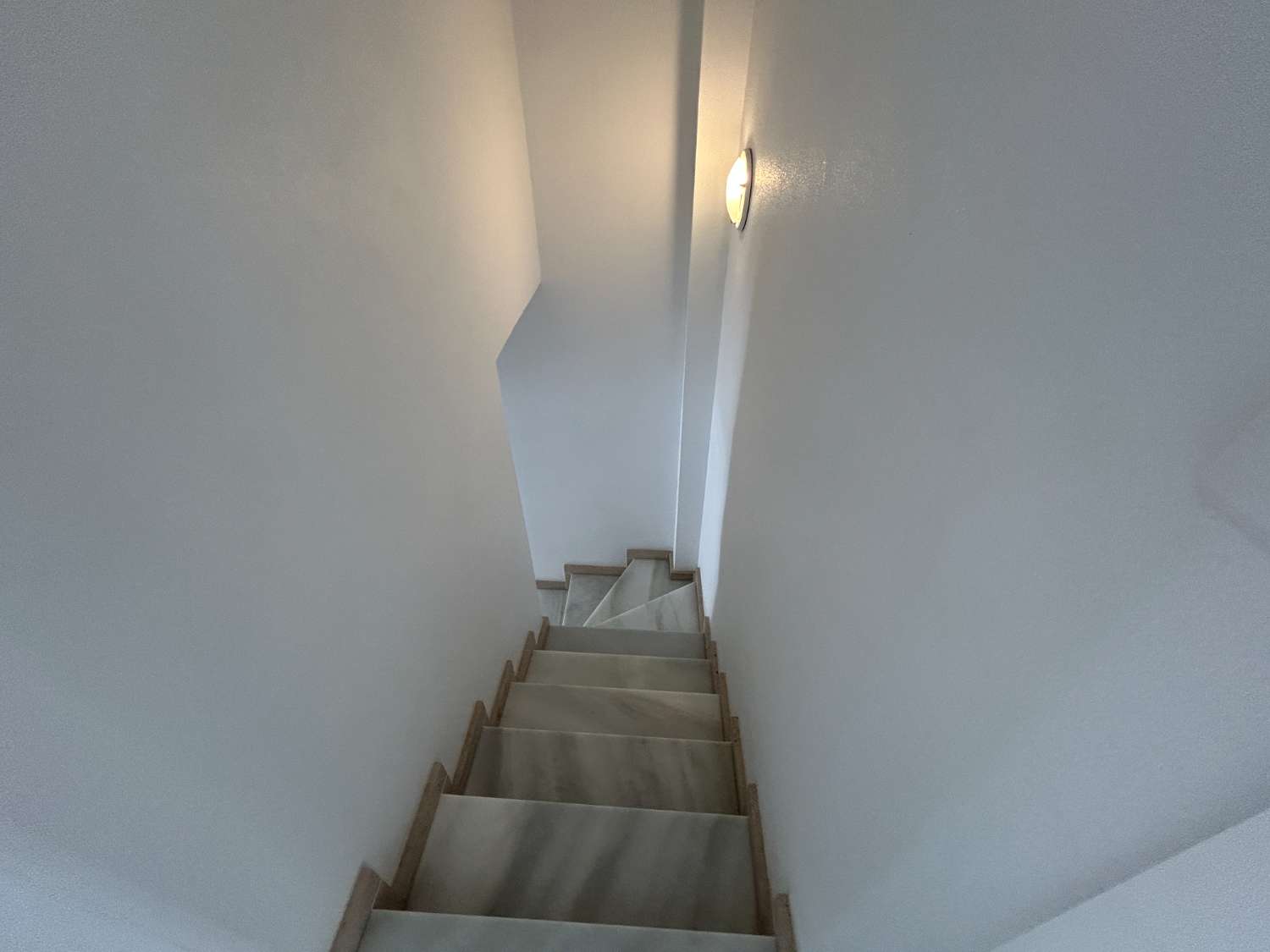 Kaunis, aurinkoinen kaksikerroksinen La Floridassa