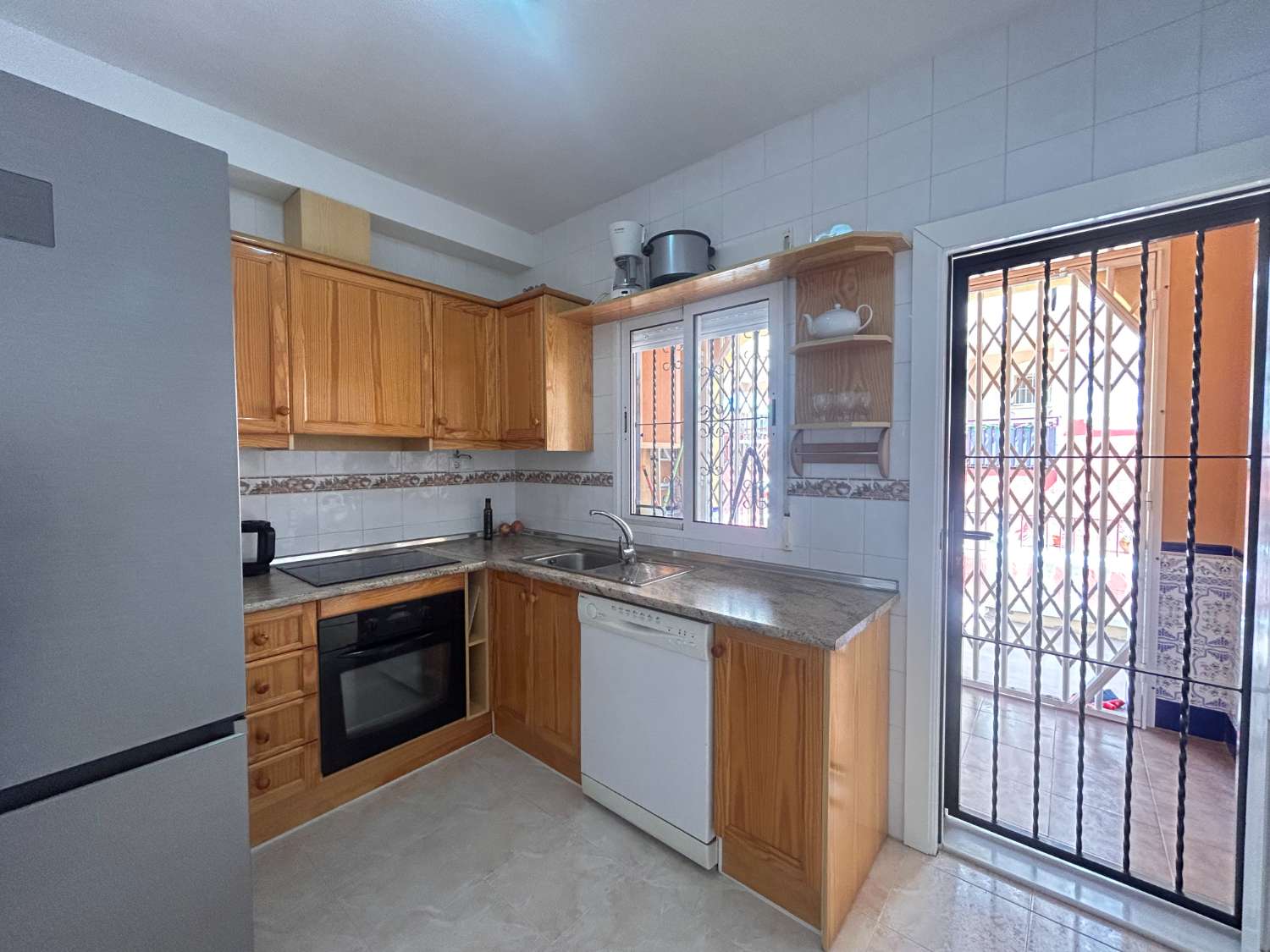 Kaunis, aurinkoinen kaksikerroksinen La Floridassa