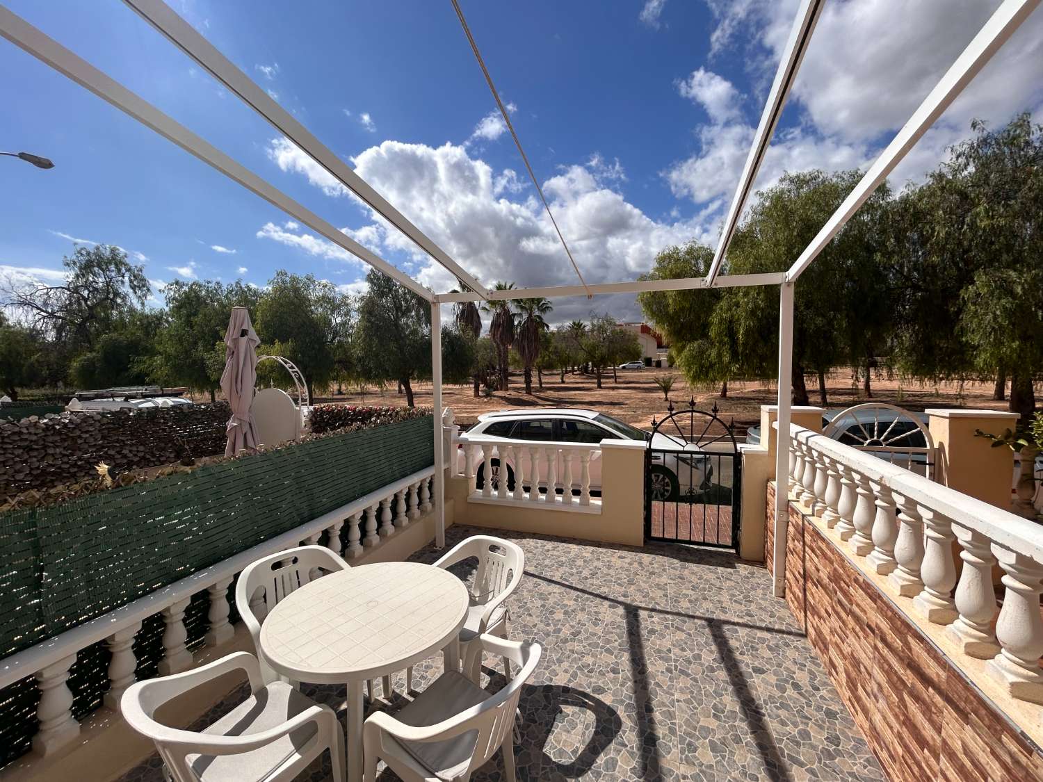 Kaunis, aurinkoinen kaksikerroksinen La Floridassa