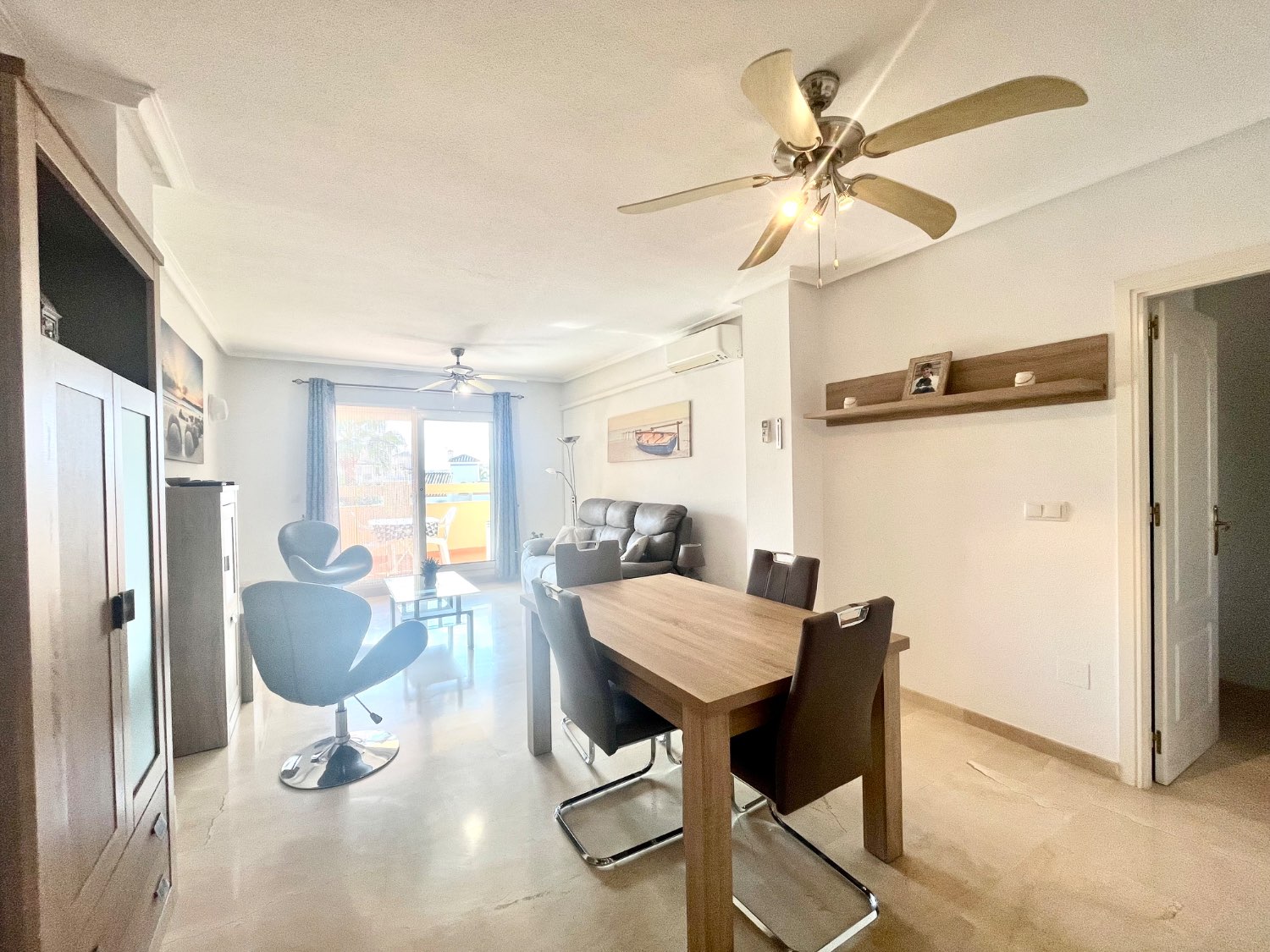 Apartamento de 2 dormitorios y 2 baños con garaje en La Florida.