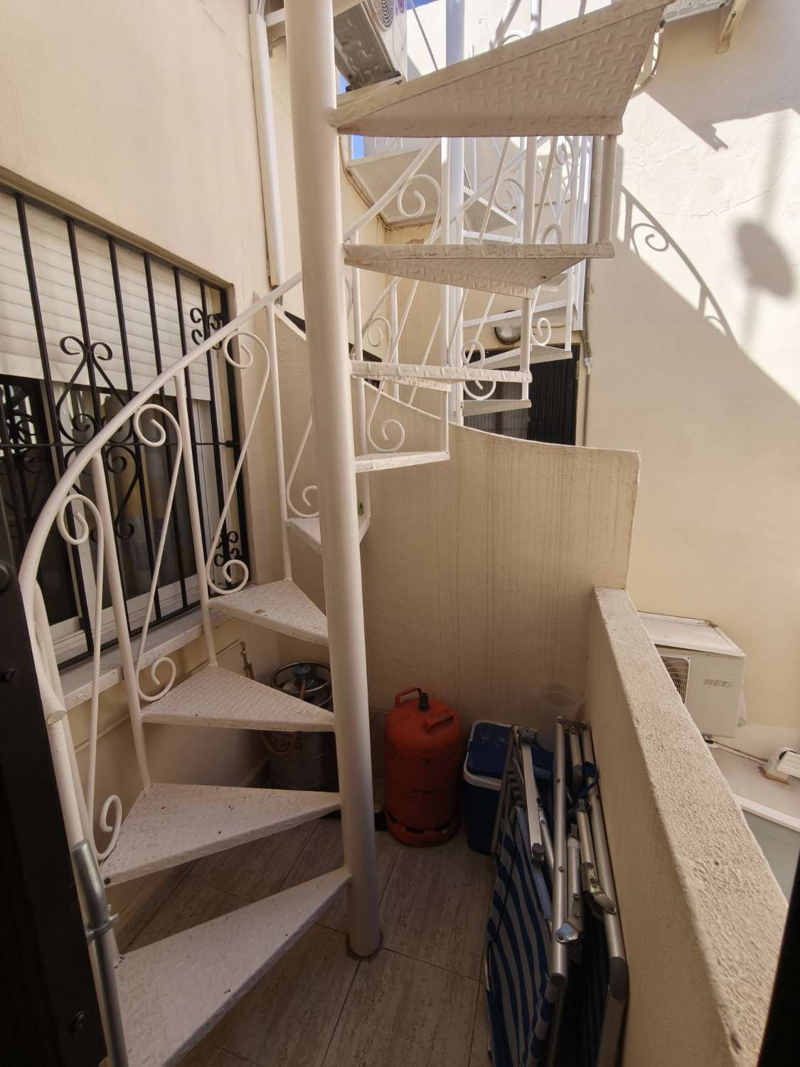 Lägenhet på översta våningen med 2 sovrum och privat solarium