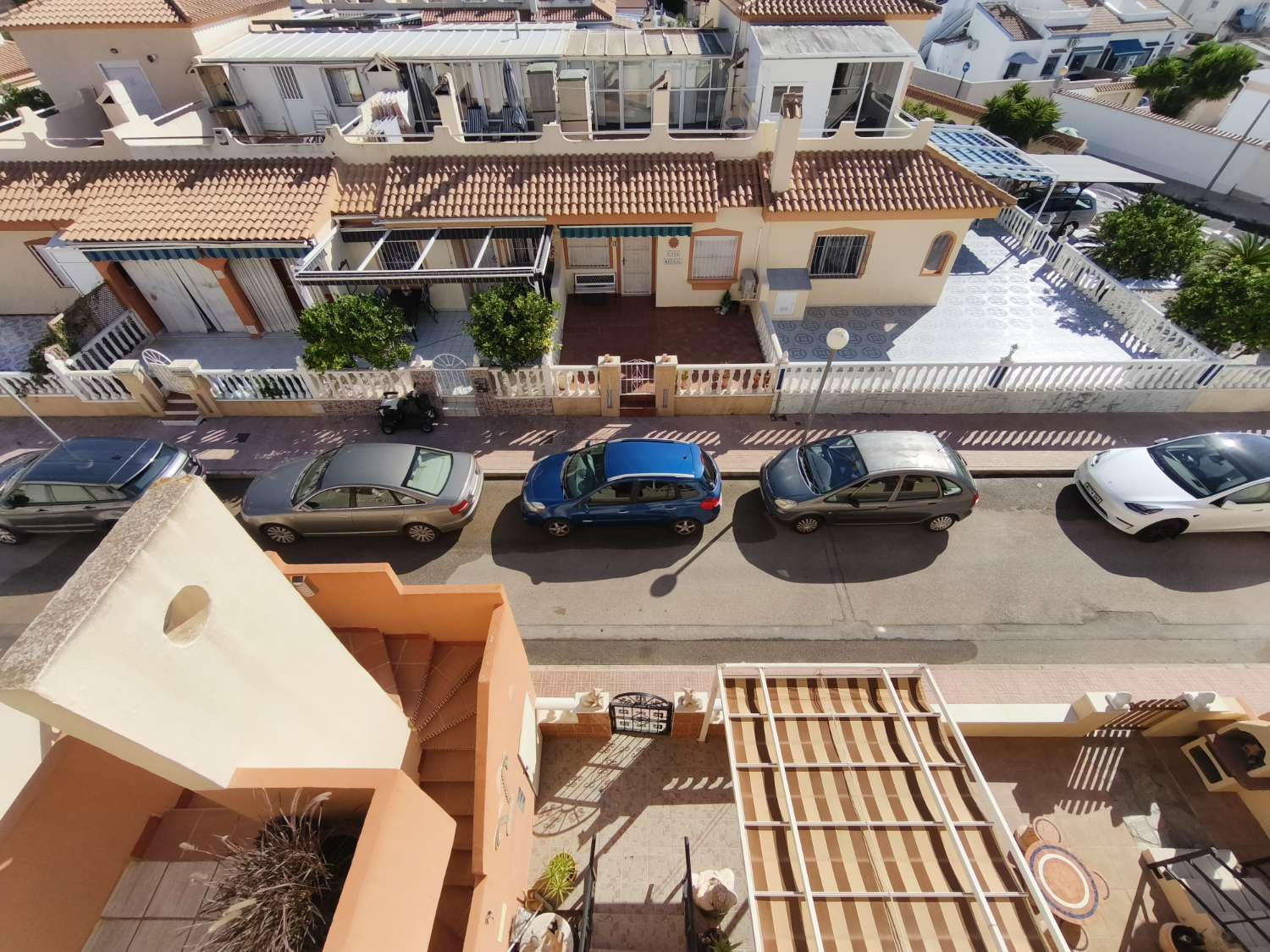 Lägenhet på översta våningen med 2 sovrum och privat solarium