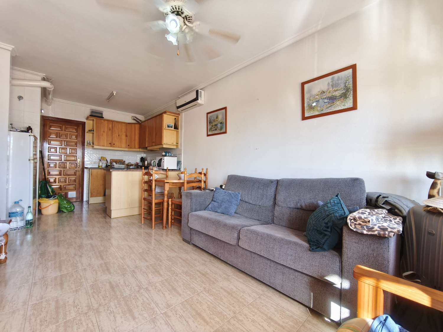 Lägenhet på översta våningen med 2 sovrum och privat solarium