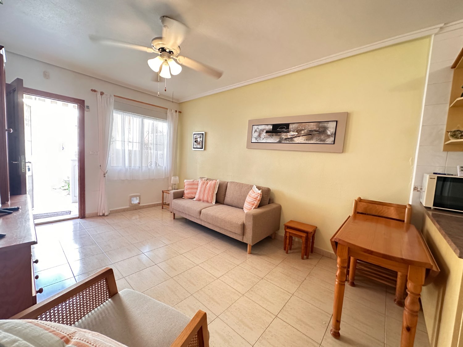 Apartamento en planta baja de 2 dormitorios 1 baño en la Florida