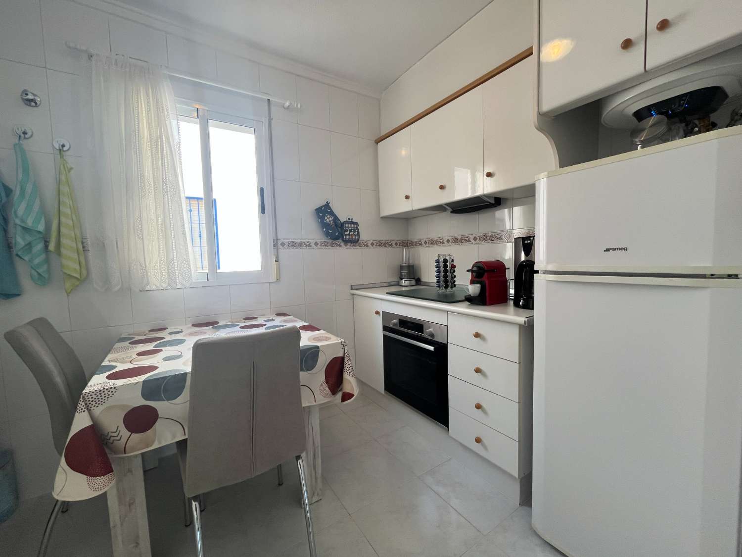 Takvåning med 2 sovrum med privat solarium och havsutsikt