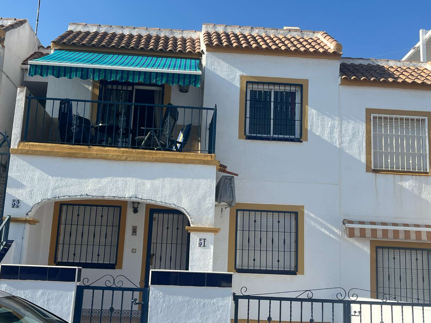 Takvåning med 2 sovrum med privat solarium och havsutsikt