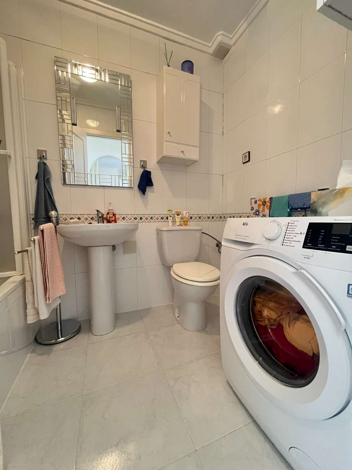 Takvåning med 2 sovrum med privat solarium och havsutsikt