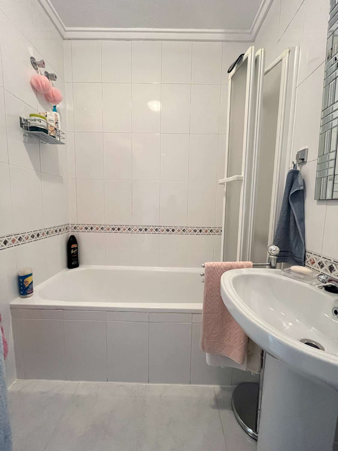 Takvåning med 2 sovrum med privat solarium och havsutsikt