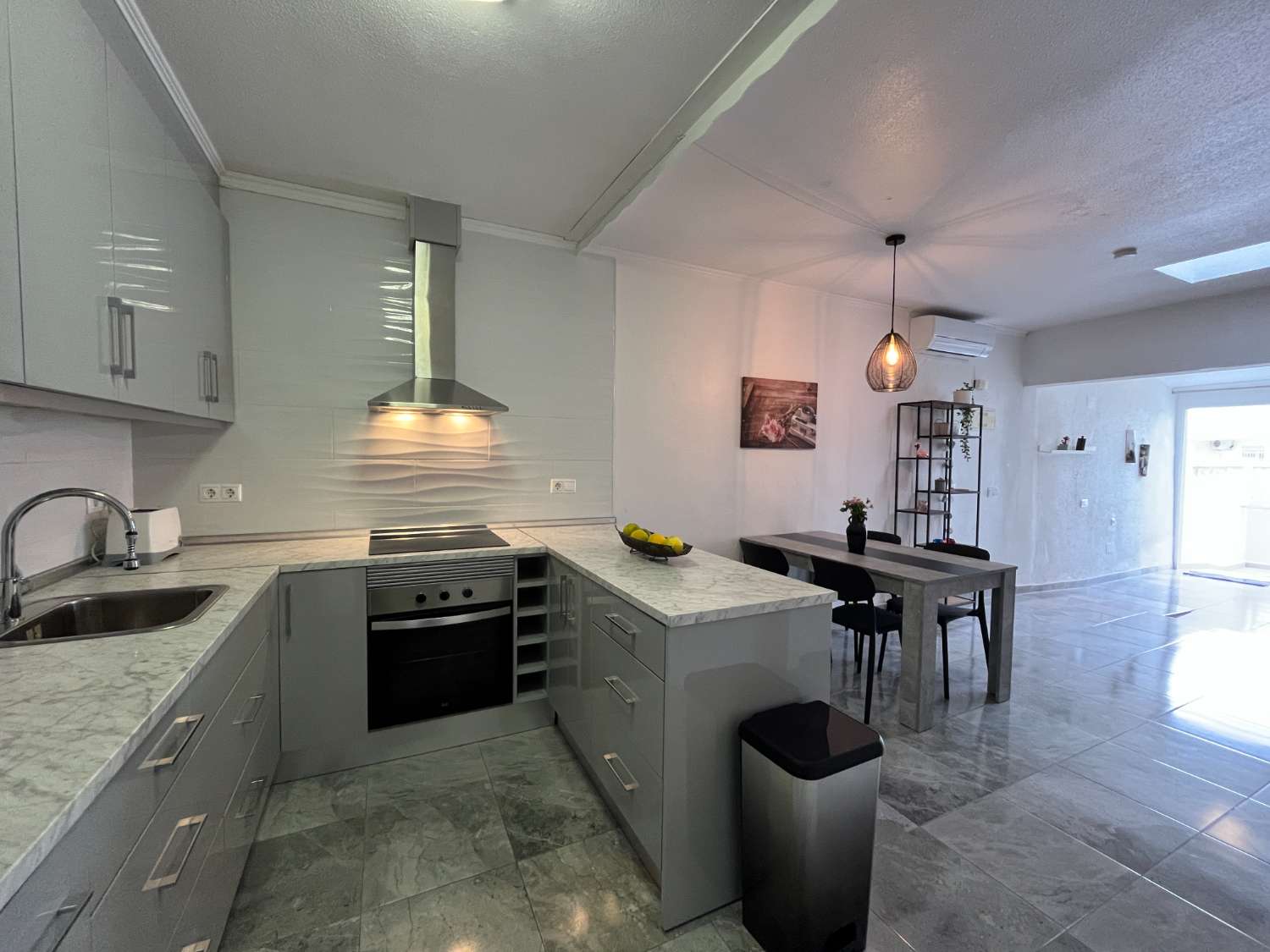 Encantadora casa reformada de 2 dormitorios y 2 baños!