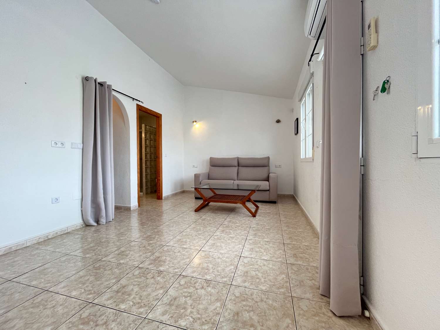 Encantadora casa reformada de 2 dormitorios y 2 baños!