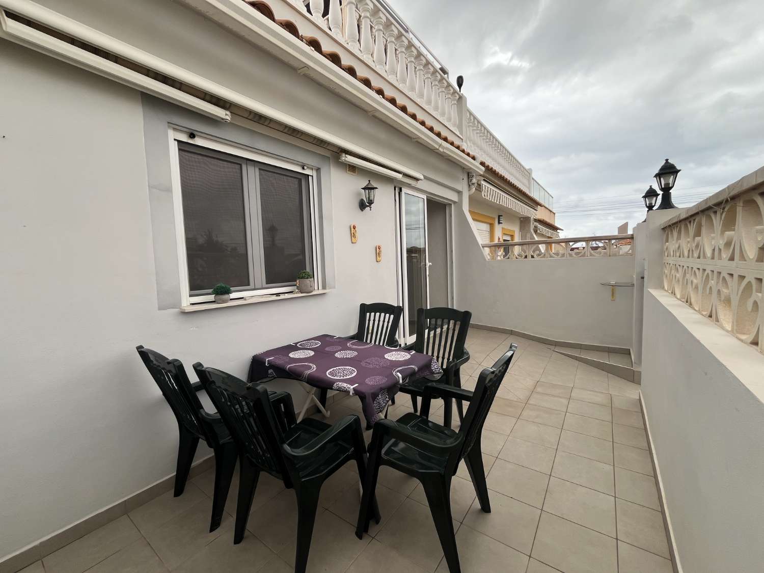 Encantadora casa reformada de 2 dormitorios y 2 baños!