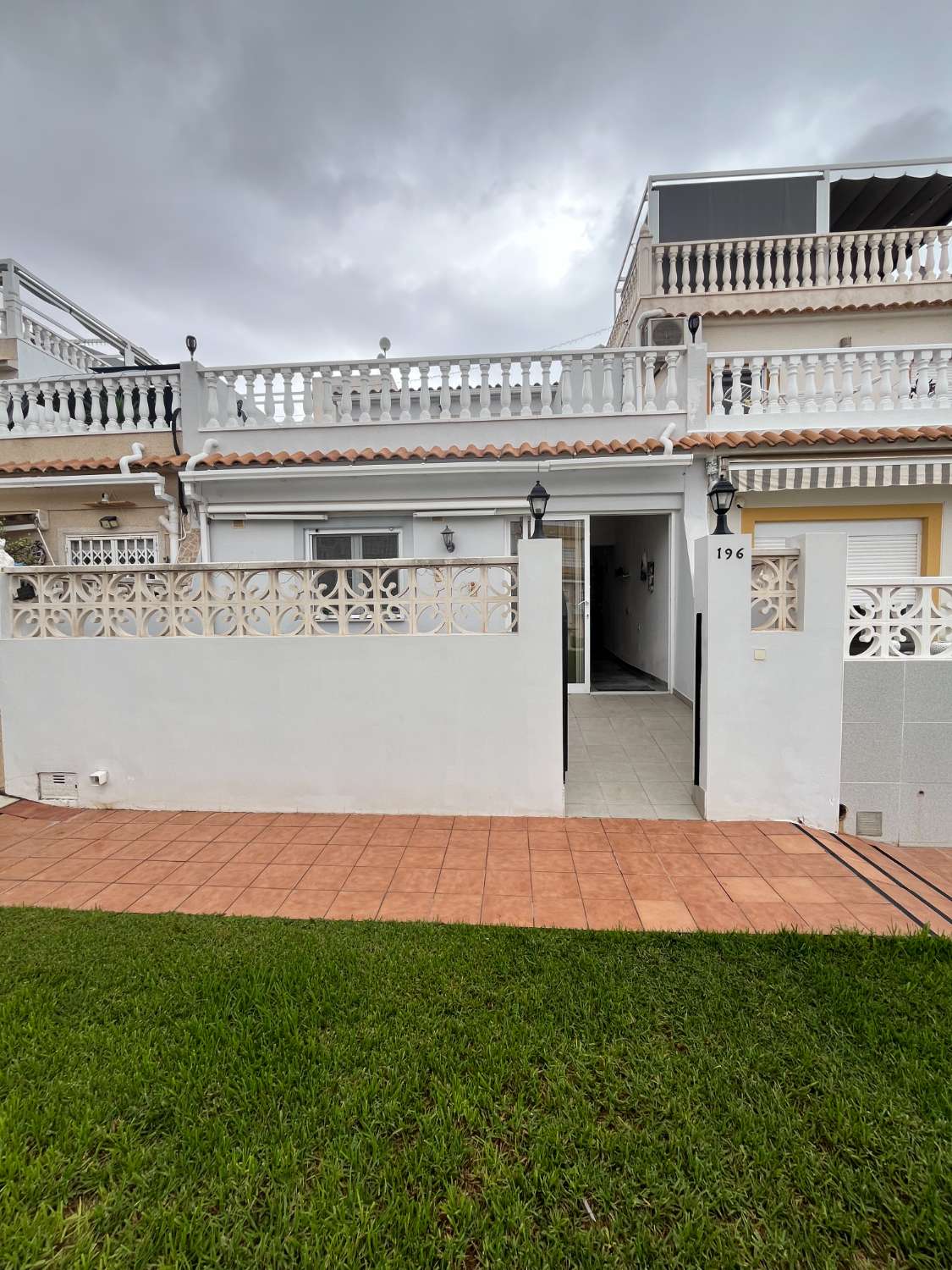 Encantadora casa reformada de 2 dormitorios y 2 baños!