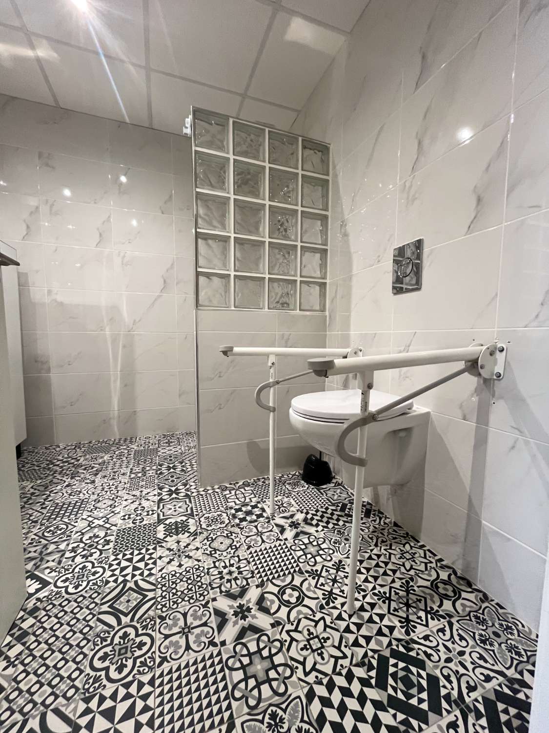 Encantadora casa reformada de 2 dormitorios y 2 baños!