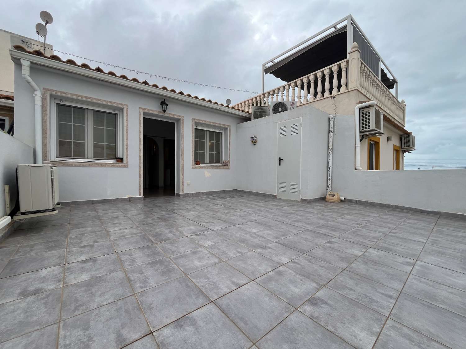 Encantadora casa reformada de 2 dormitorios y 2 baños!