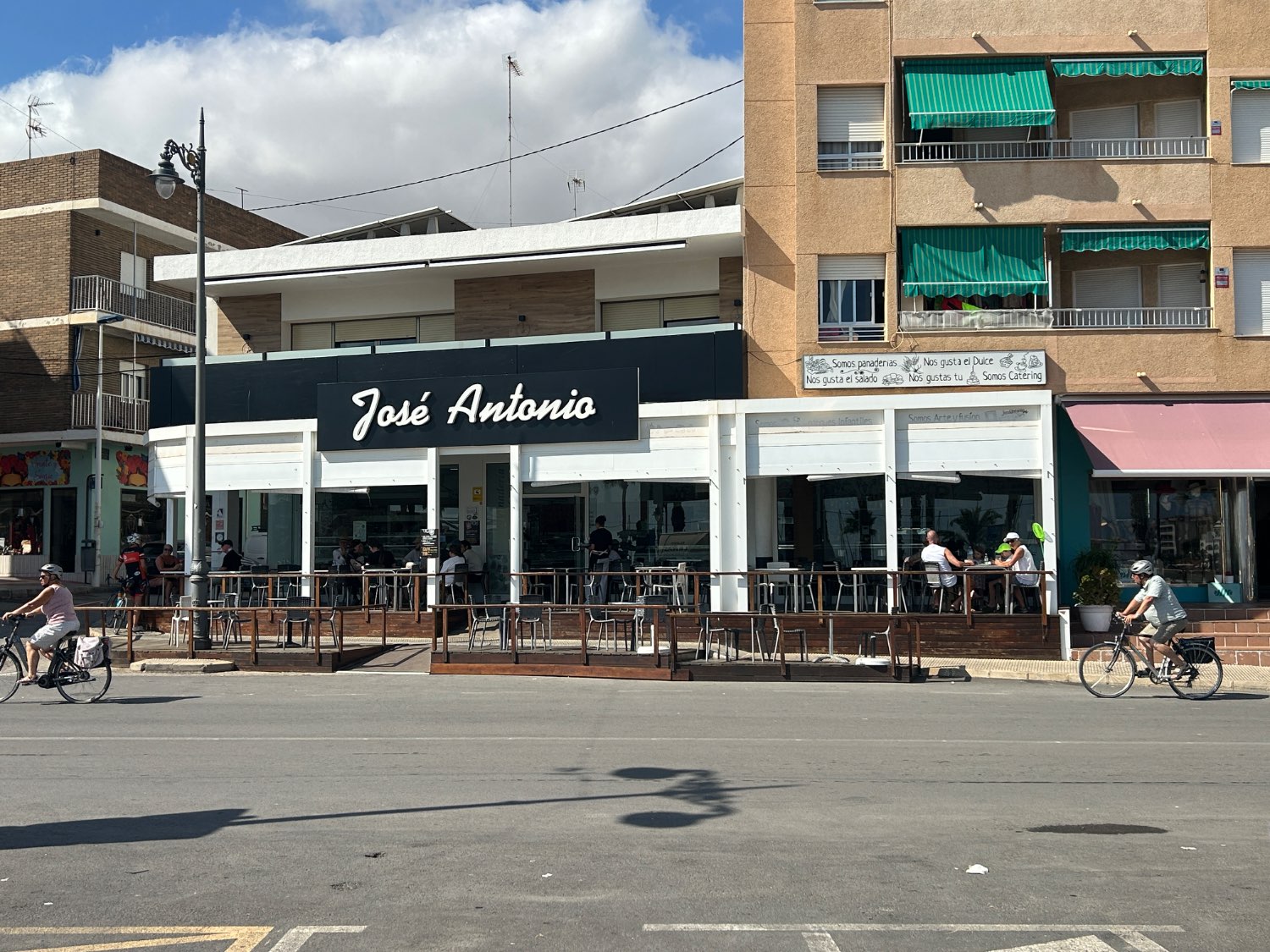 Vivienda de obra nueva con piscina lista para entrar a vivir 5 dormitorios en Lo Pagan ( san Pedro del pinatar )