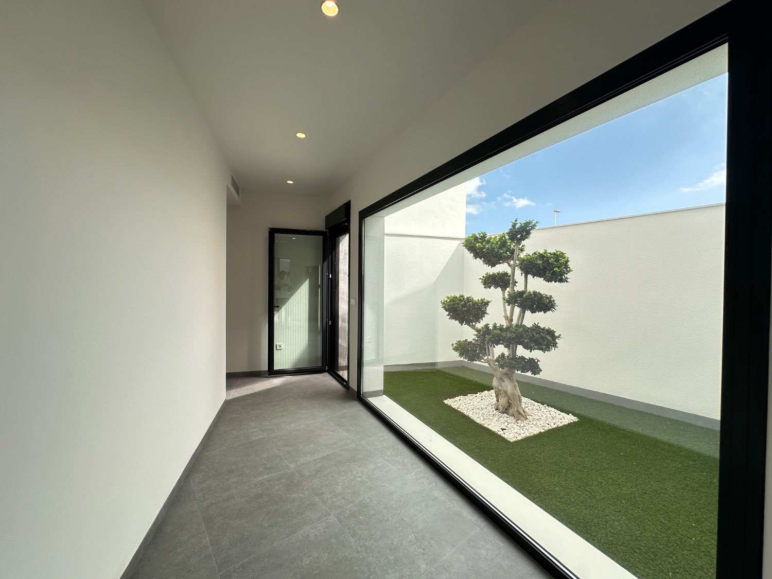 Vivienda de obra nueva con piscina lista para entrar a vivir 5 dormitorios en Lo Pagan ( san Pedro del pinatar )