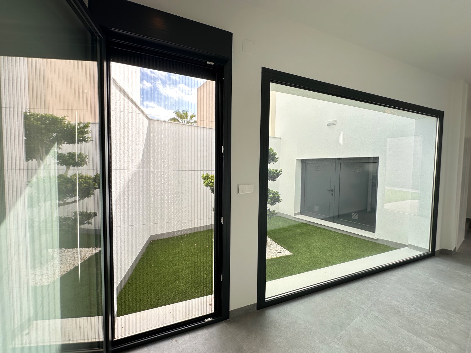 Vivienda de obra nueva con piscina lista para entrar a vivir 5 dormitorios en Lo Pagan ( san Pedro del pinatar )