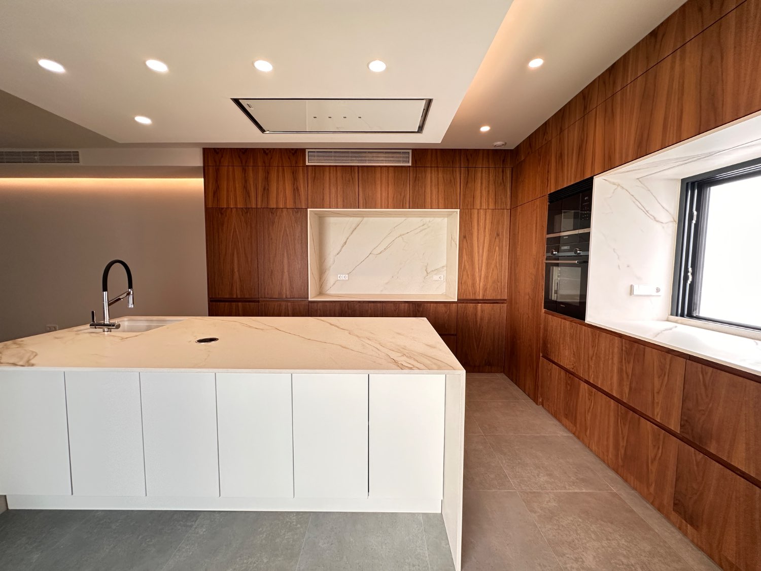 Vivienda de obra nueva con piscina lista para entrar a vivir 5 dormitorios en Lo Pagan ( san Pedro del pinatar )