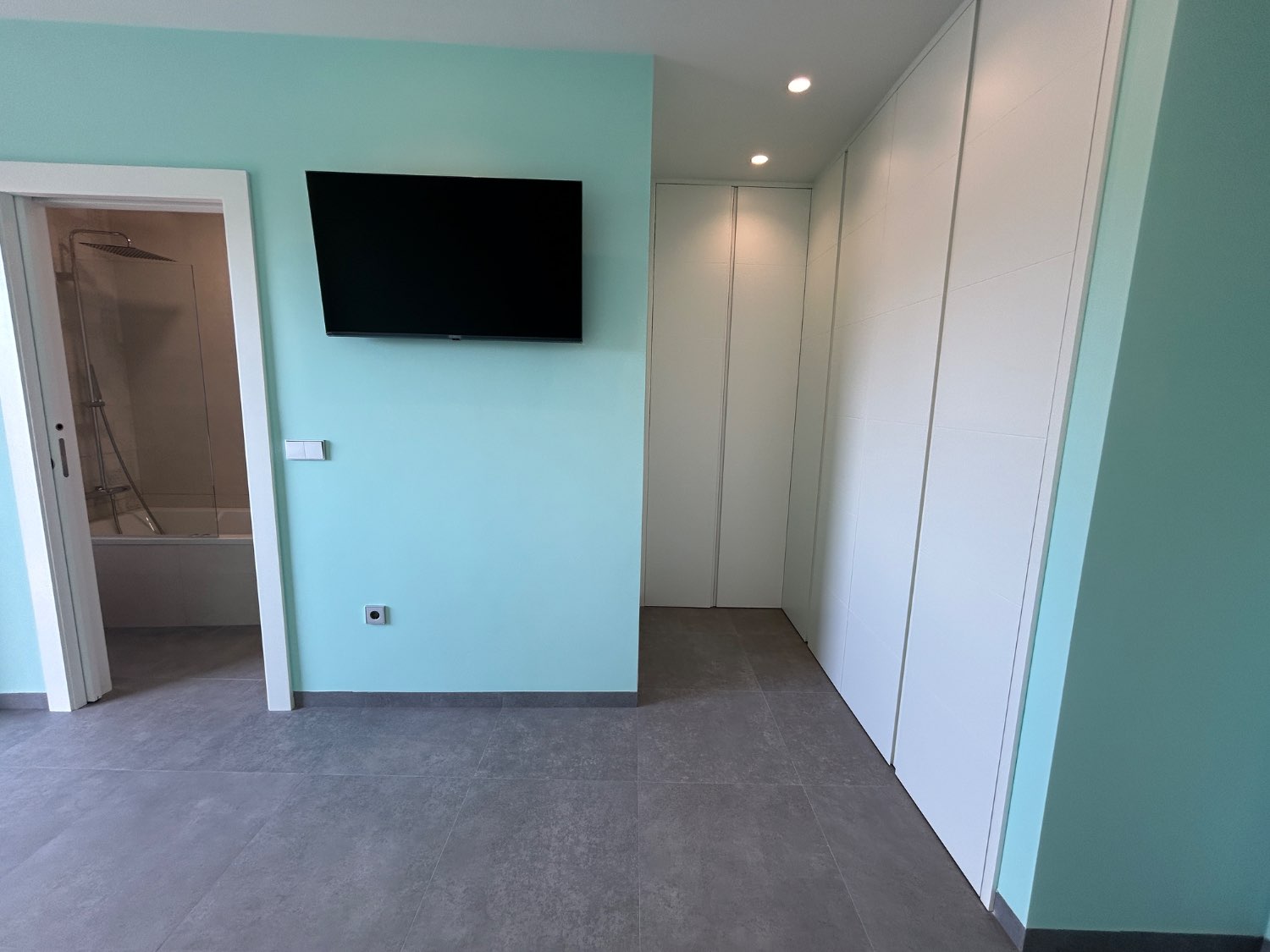 Vivienda de obra nueva con piscina lista para entrar a vivir 5 dormitorios en Lo Pagan ( san Pedro del pinatar )