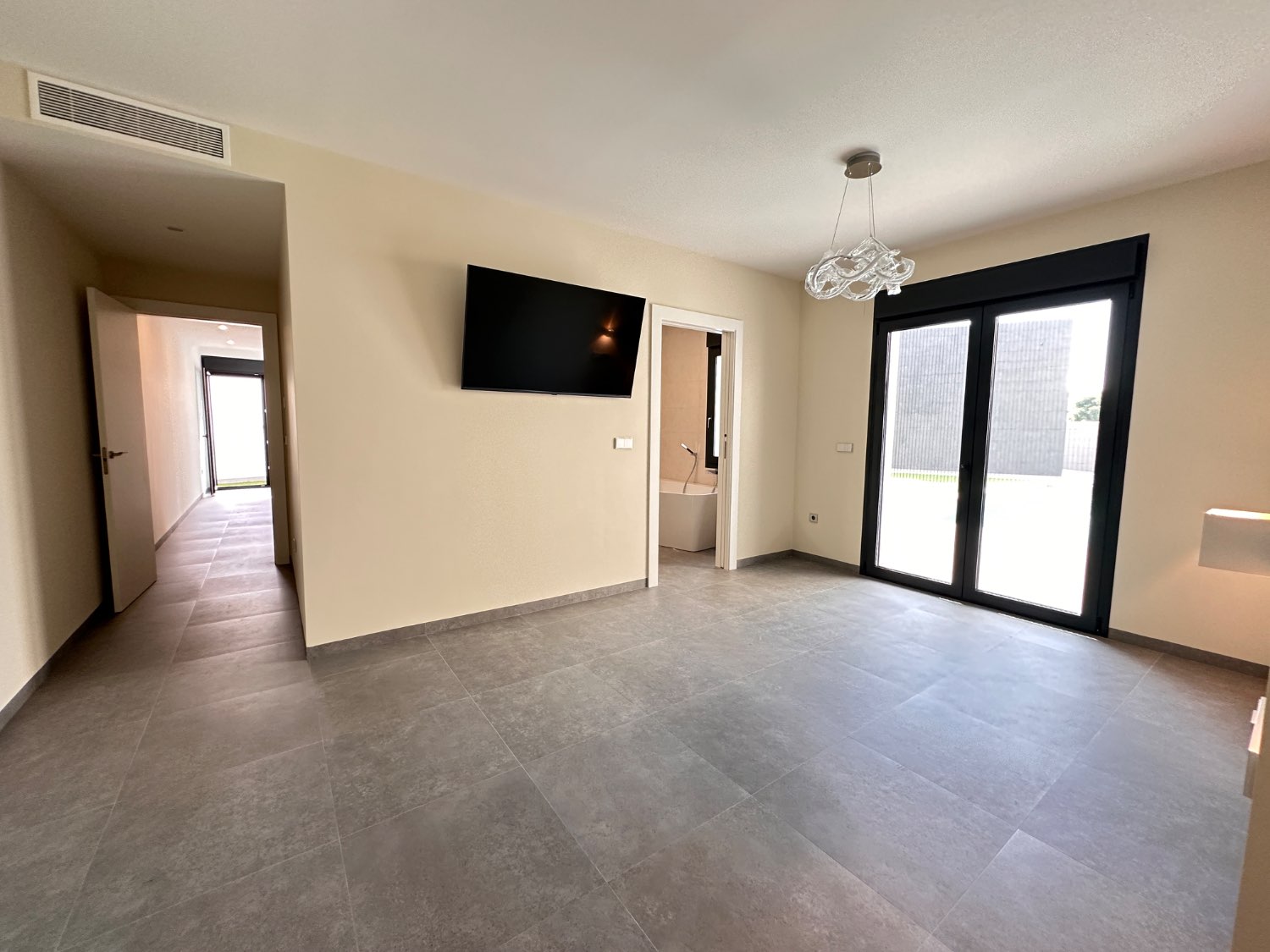 Vivienda de obra nueva con piscina lista para entrar a vivir 5 dormitorios en Lo Pagan ( san Pedro del pinatar )