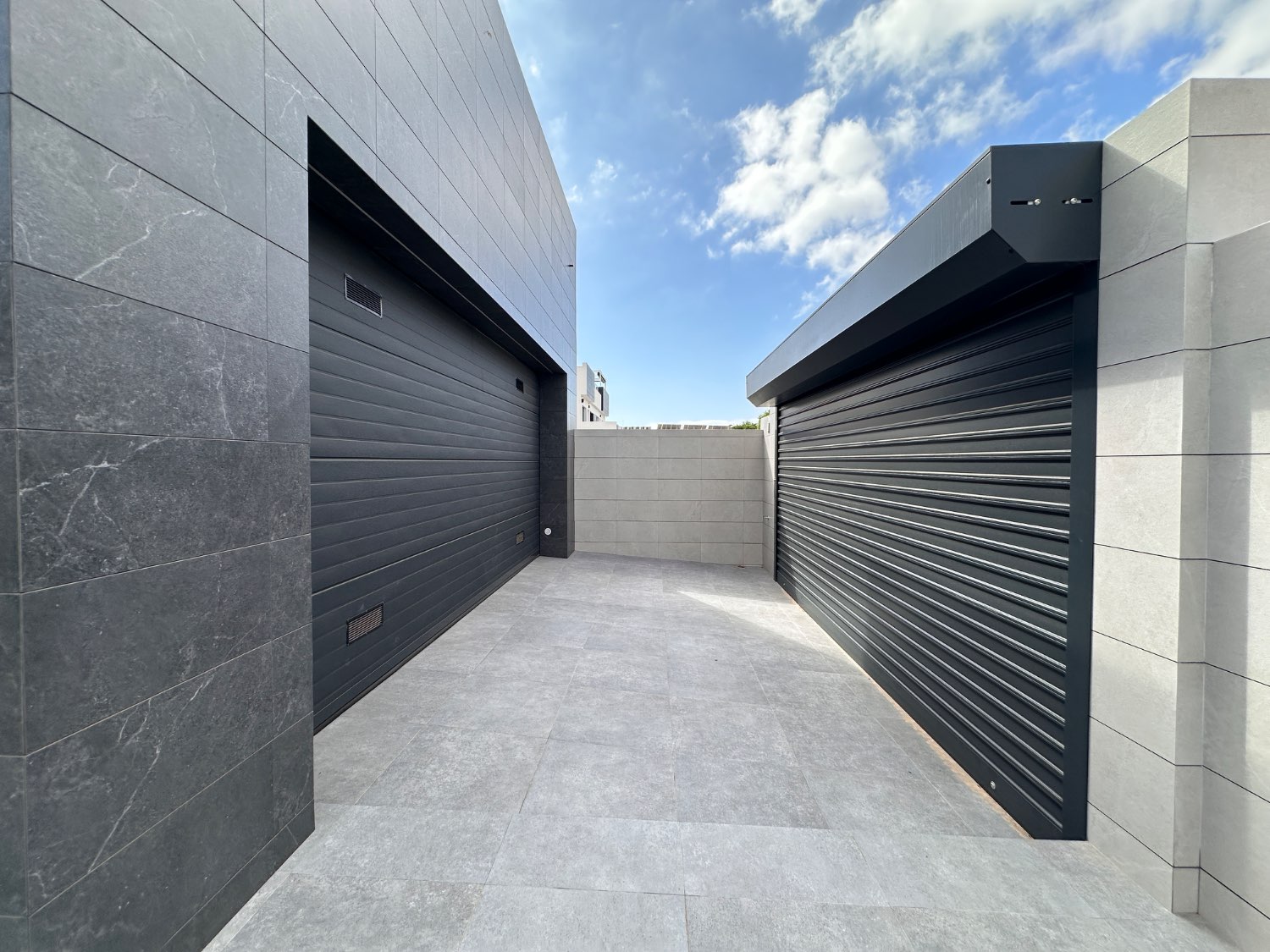 Vivienda de obra nueva con piscina lista para entrar a vivir 5 dormitorios en Lo Pagan ( san Pedro del pinatar )