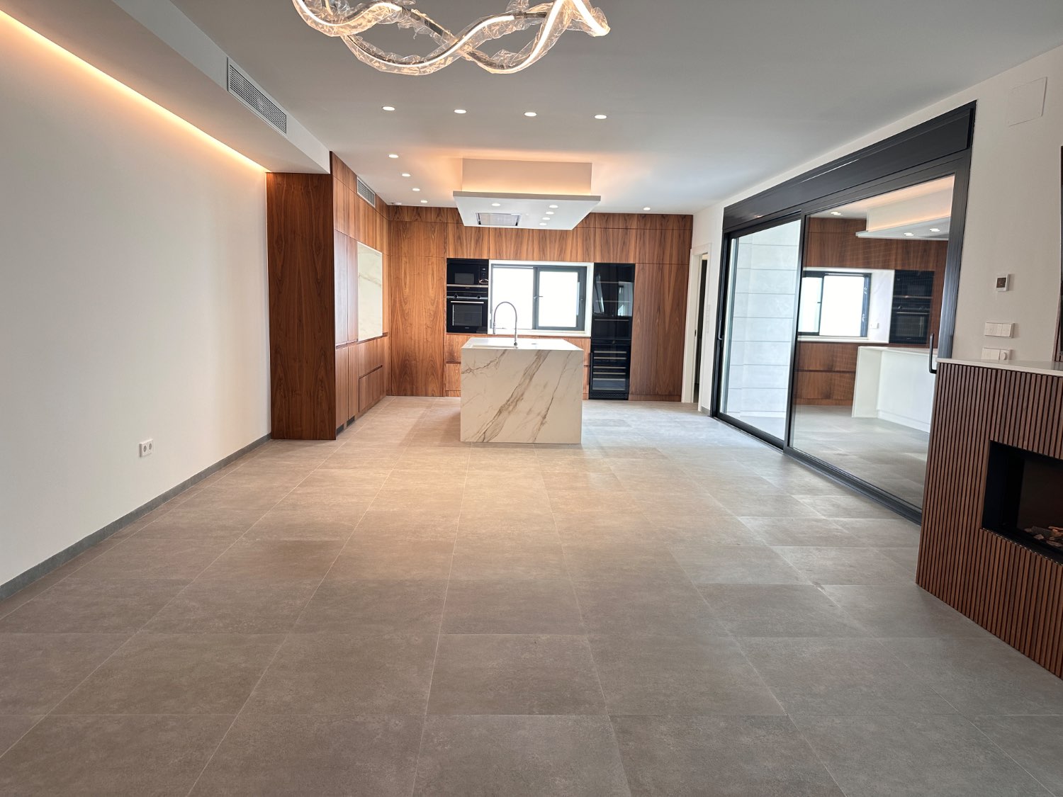 Vivienda de obra nueva con piscina lista para entrar a vivir 5 dormitorios en Lo Pagan ( san Pedro del pinatar )