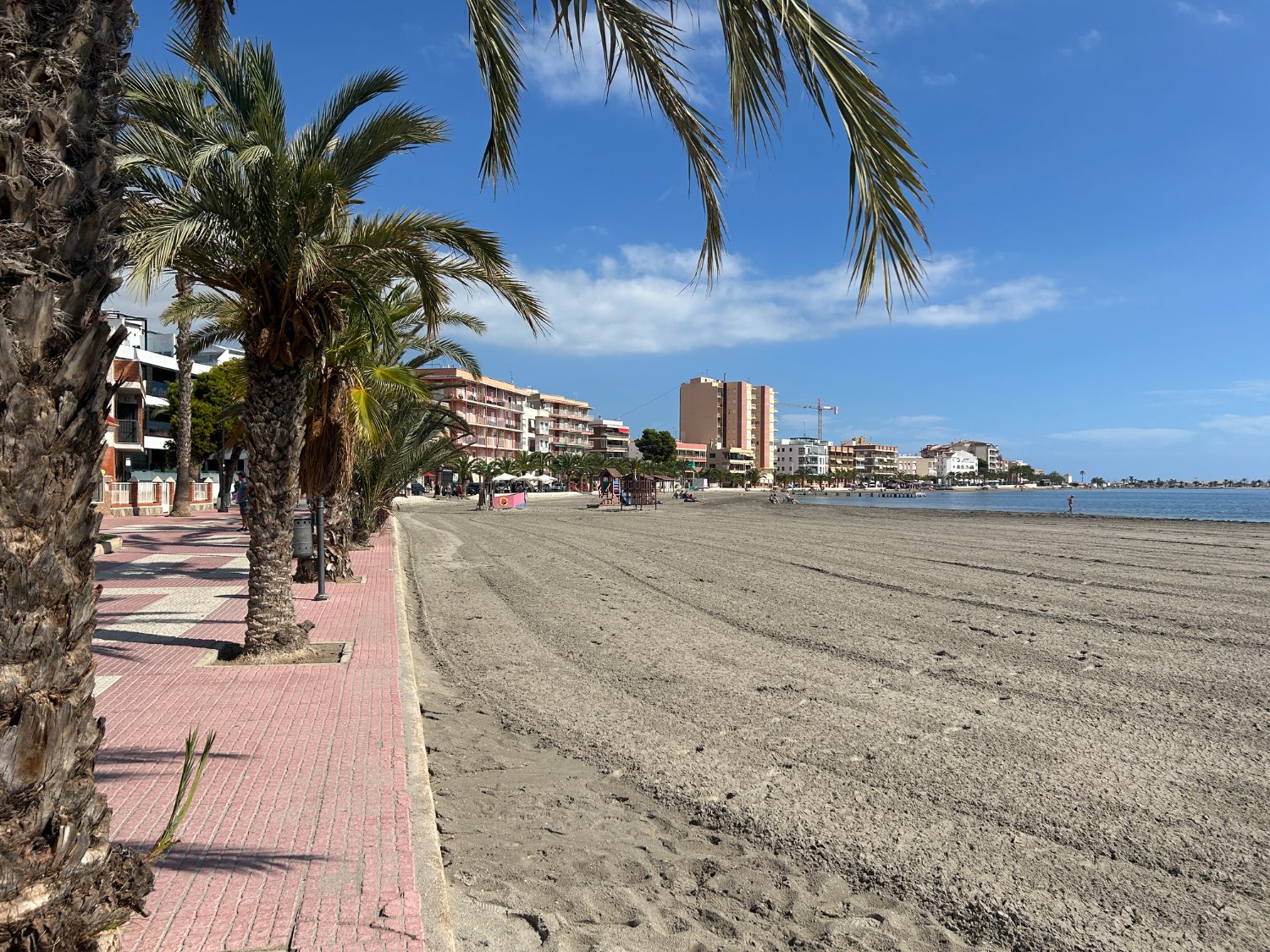 Vivienda de obra nueva con piscina lista para entrar a vivir 5 dormitorios en Lo Pagan ( san Pedro del pinatar )