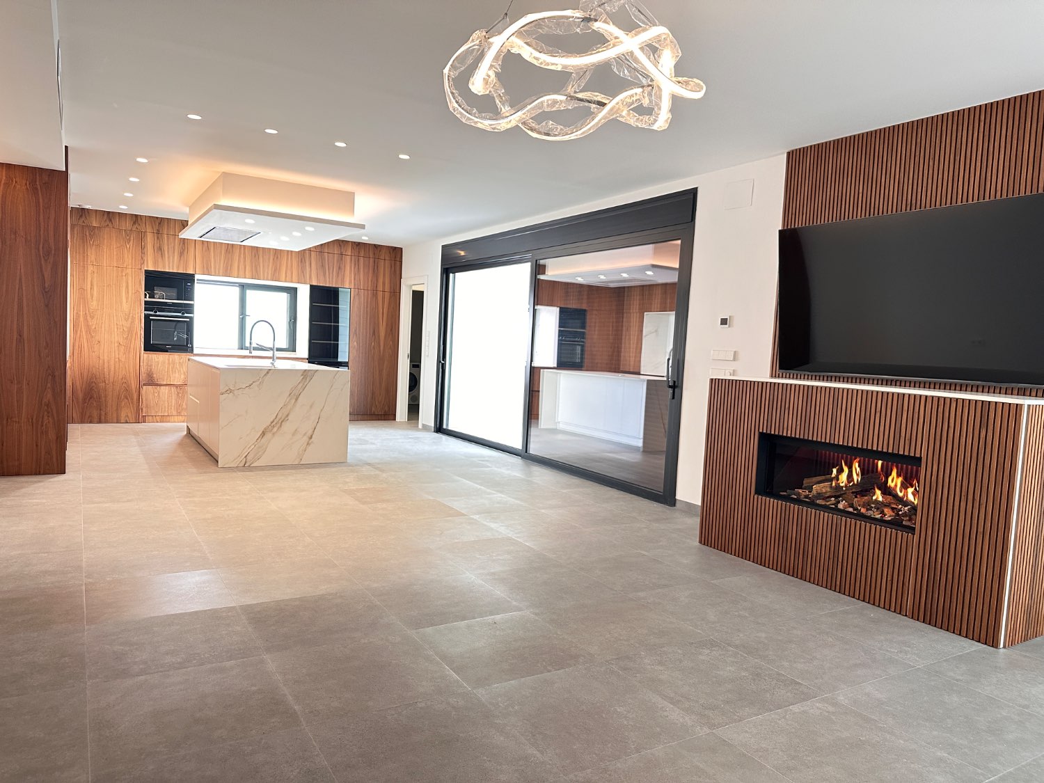 Vivienda de obra nueva con piscina lista para entrar a vivir 5 dormitorios en Lo Pagan ( san Pedro del pinatar )