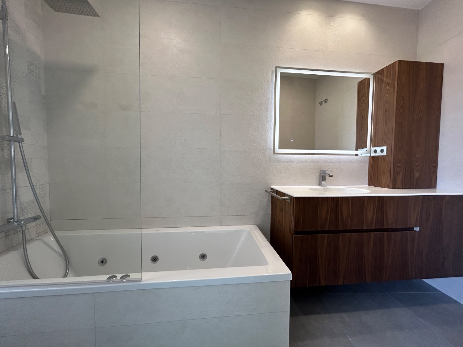 Vivienda de obra nueva con piscina lista para entrar a vivir 5 dormitorios en Lo Pagan ( san Pedro del pinatar )