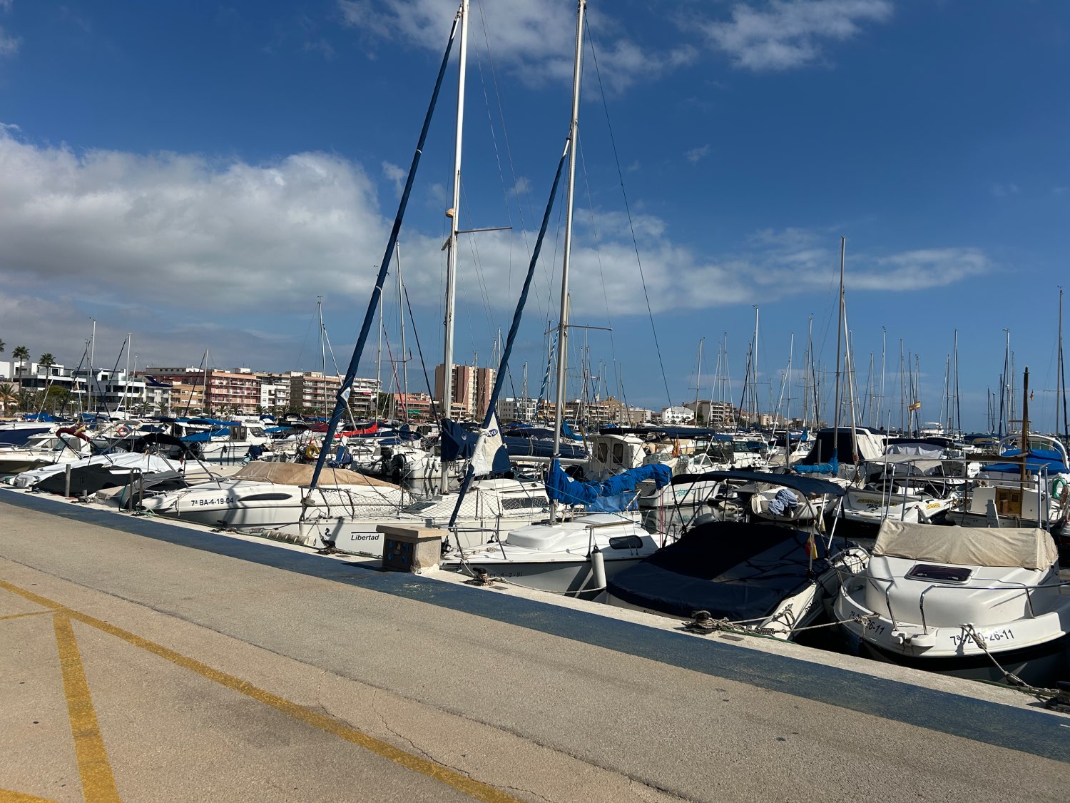 Vivienda de obra nueva con piscina lista para entrar a vivir 5 dormitorios en Lo Pagan ( san Pedro del pinatar )